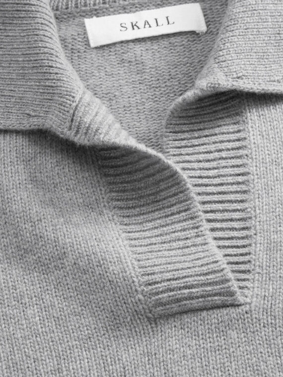Dean V-neck jumper | Skall Studio