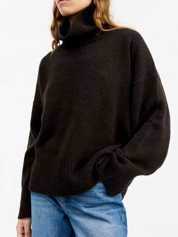 Silene t-neck | Skall Studio - Image 3